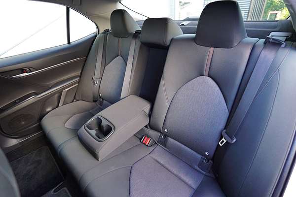 2020 Toyota Camry Ascent ASV70R