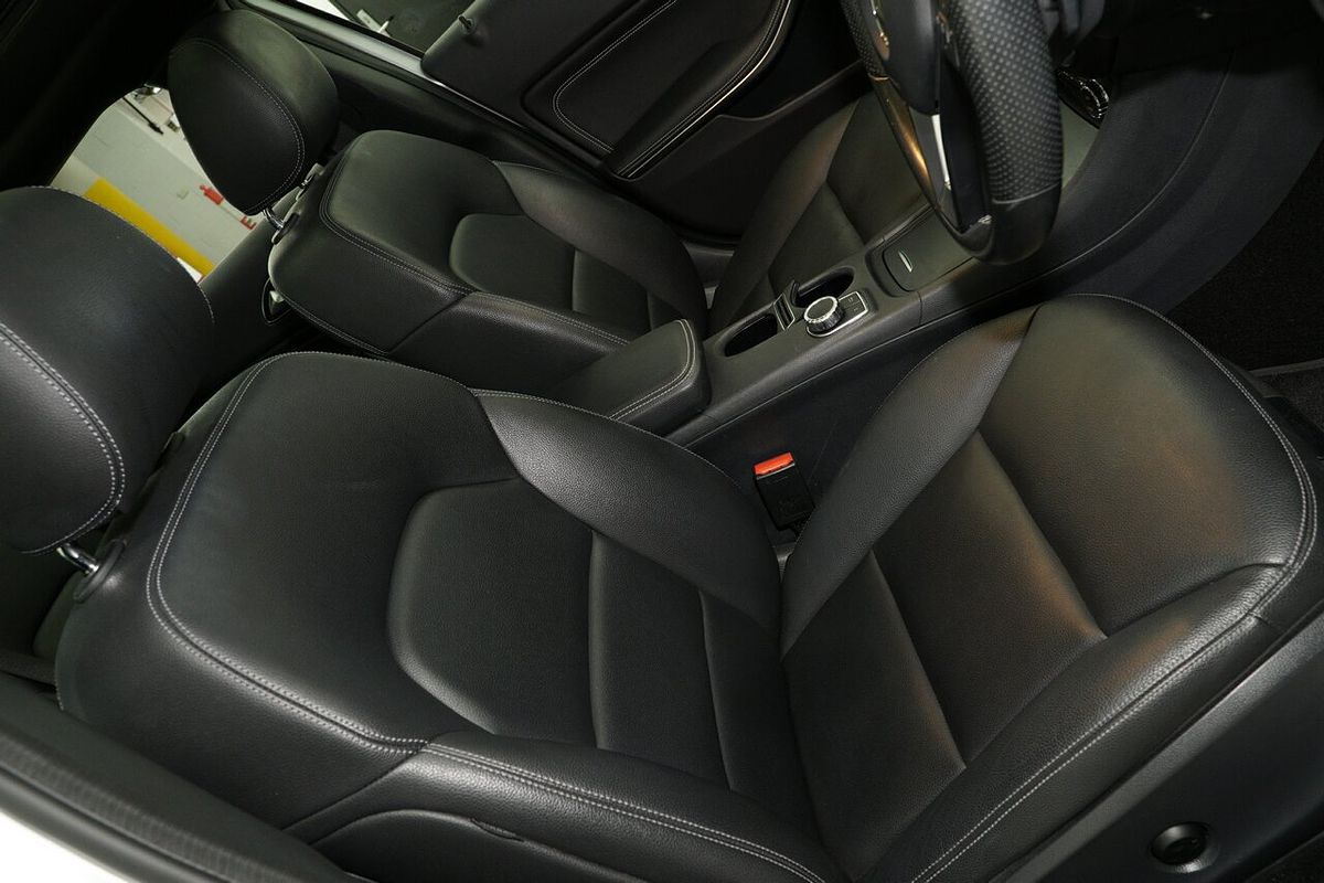 2015 Mercedes-Benz GLA-Class GLA250 X156