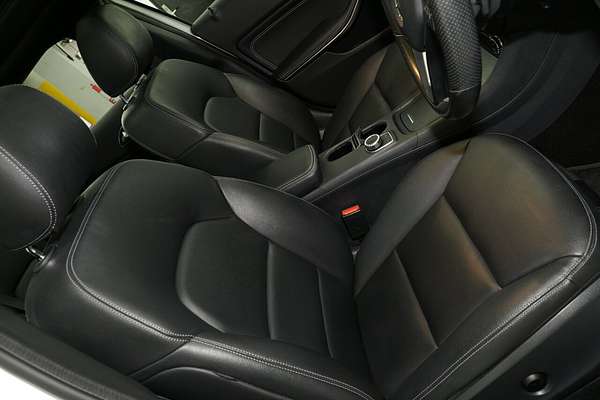 2015 Mercedes-Benz GLA-Class GLA250 X156