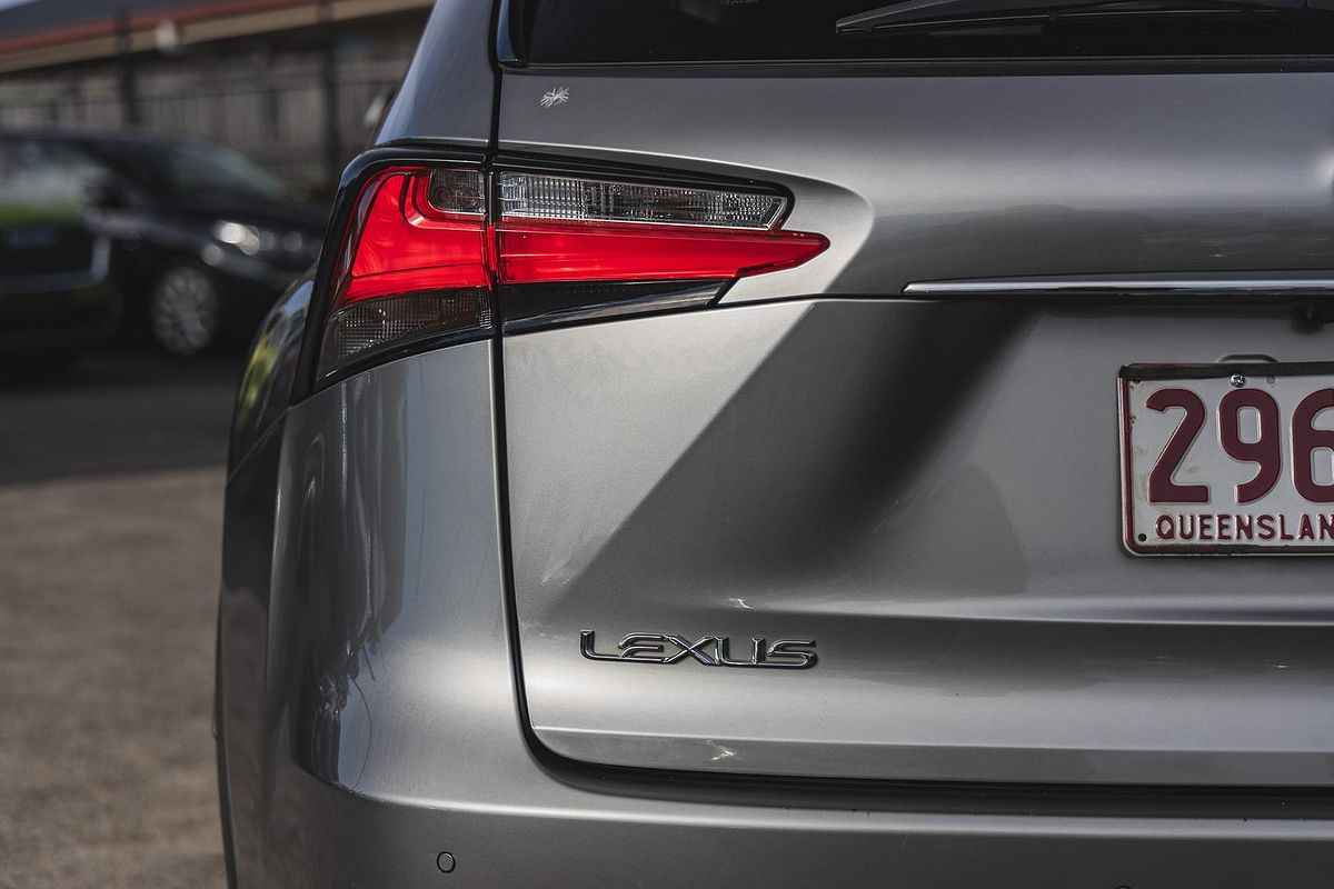 2017 Lexus NX NX200t Luxury AGZ10R