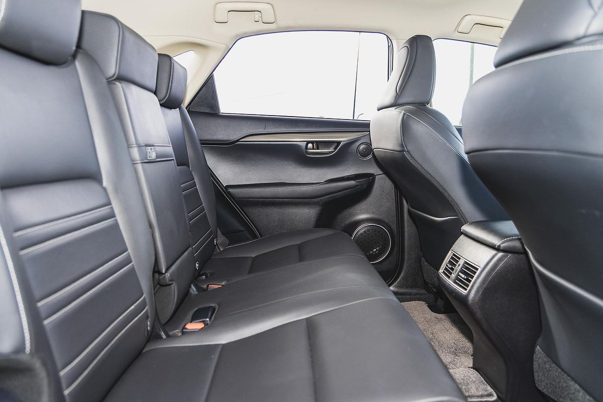 2017 Lexus NX NX200t Luxury AGZ10R