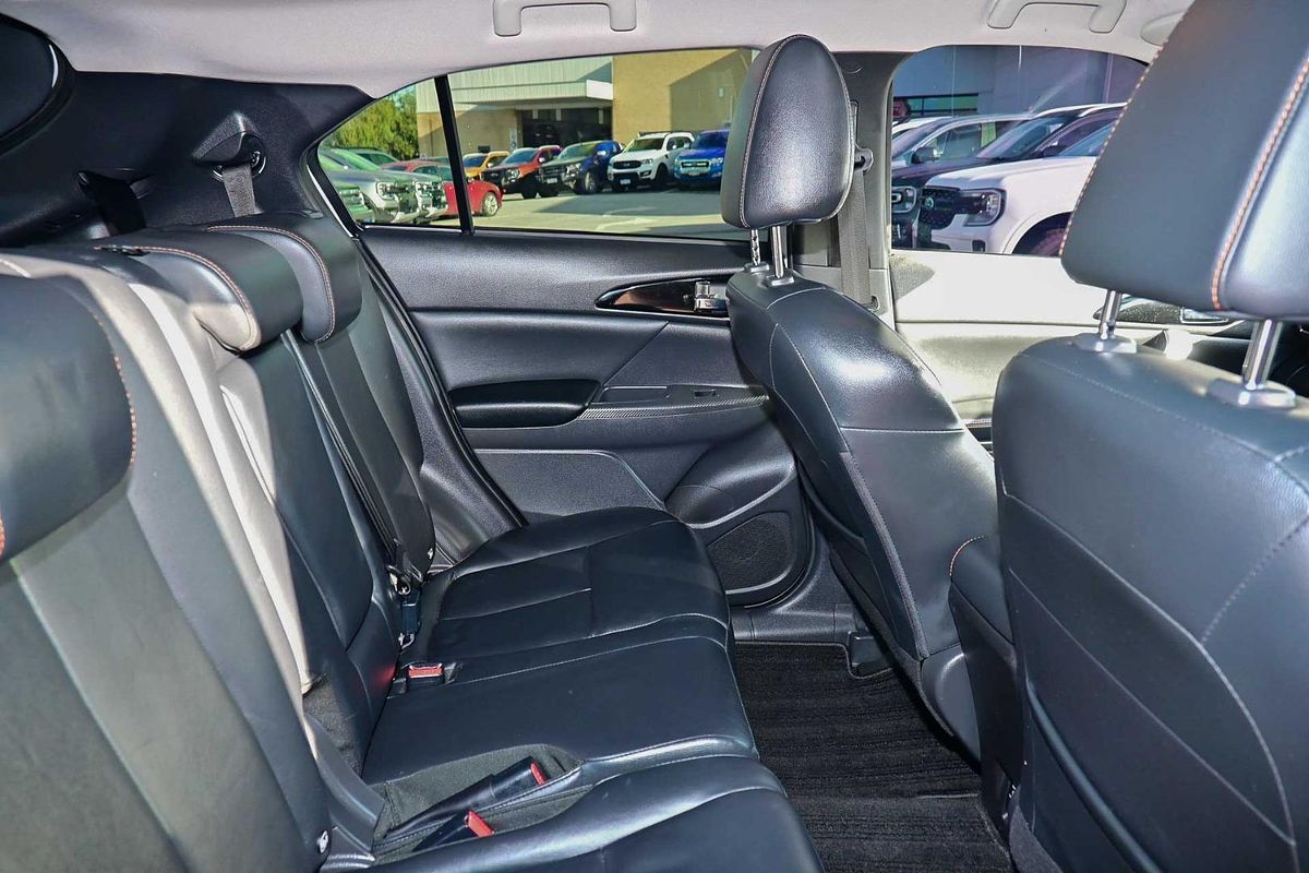 2017 Mitsubishi Eclipse Cross Exceed YA
