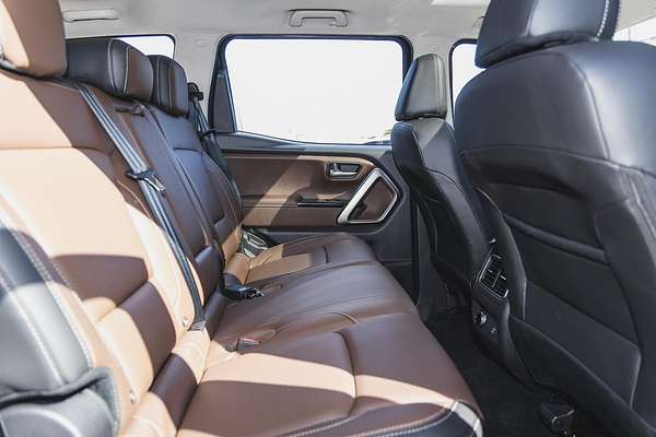 2024 Mahindra Scorpio Z8L