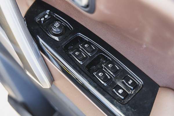 2024 Mahindra Scorpio Z8L