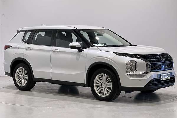 2023 Mitsubishi Outlander ES ZM