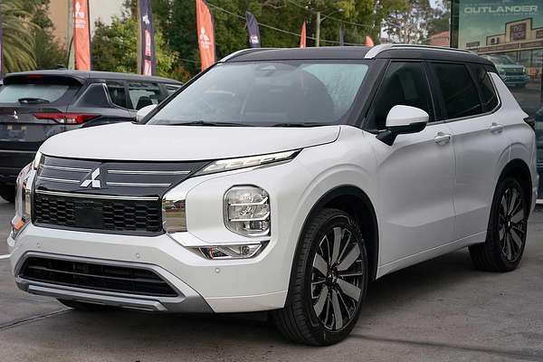 2025 Mitsubishi Outlander Exceed Tourer ZM