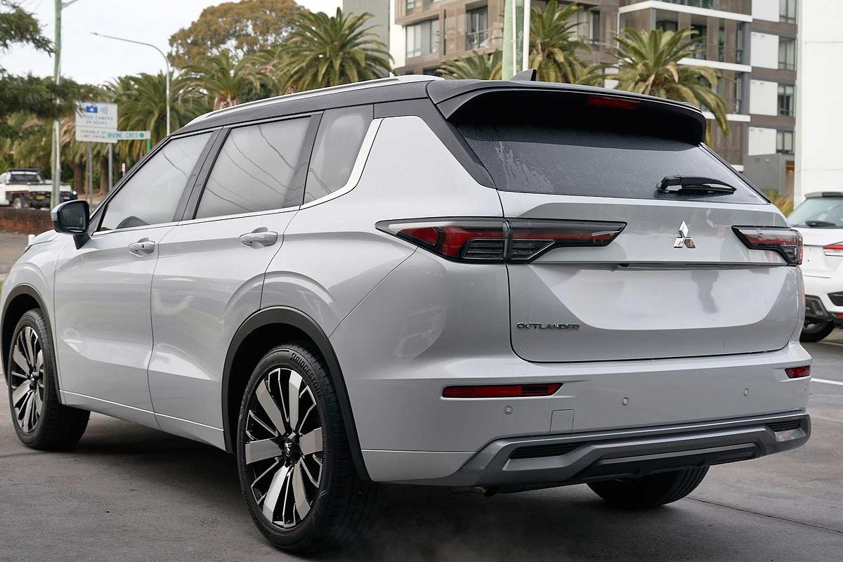 2025 Mitsubishi Outlander Exceed Tourer ZM