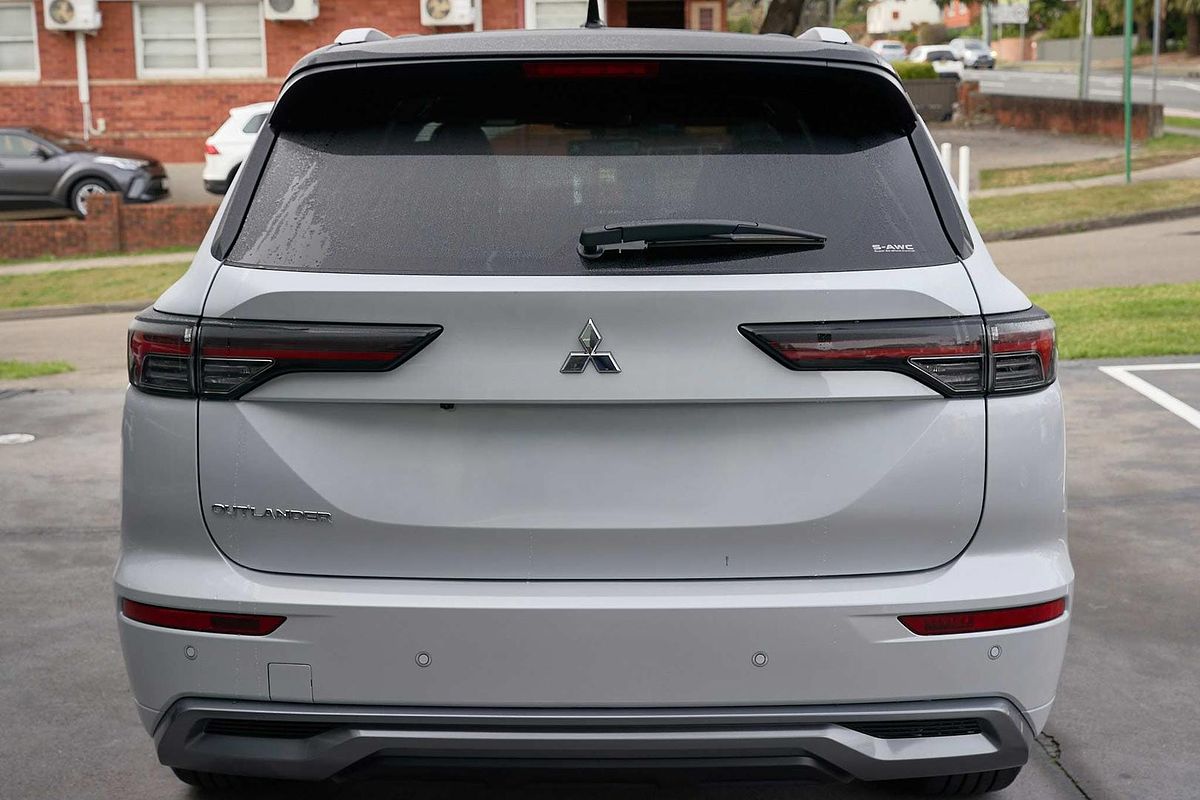 2025 Mitsubishi Outlander Exceed Tourer ZM