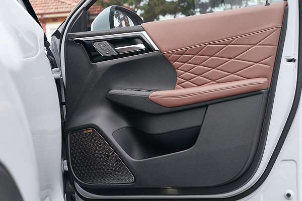 2025 Mitsubishi Outlander Exceed Tourer ZM