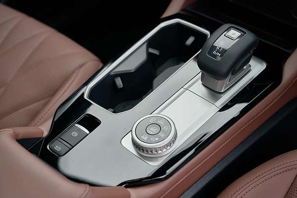 2025 Mitsubishi Outlander Exceed Tourer ZM