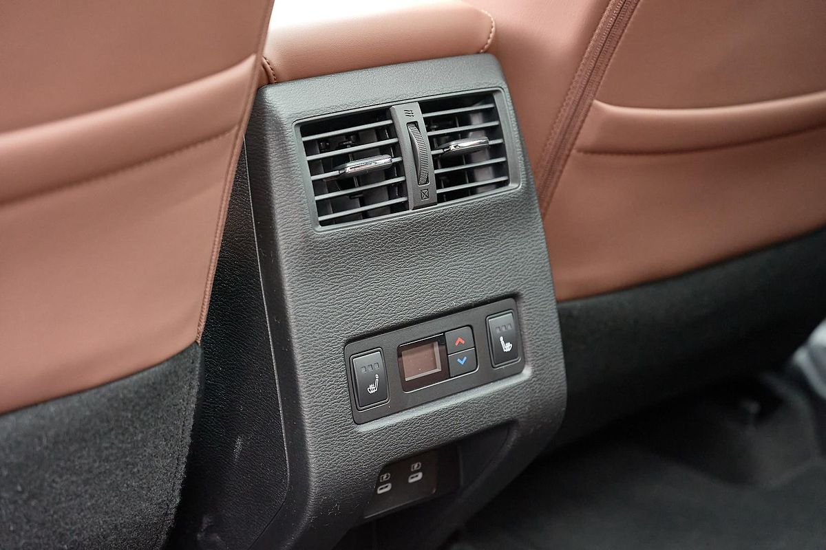 2025 Mitsubishi Outlander Exceed Tourer ZM