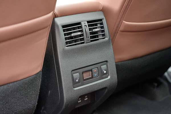2025 Mitsubishi Outlander Exceed Tourer ZM