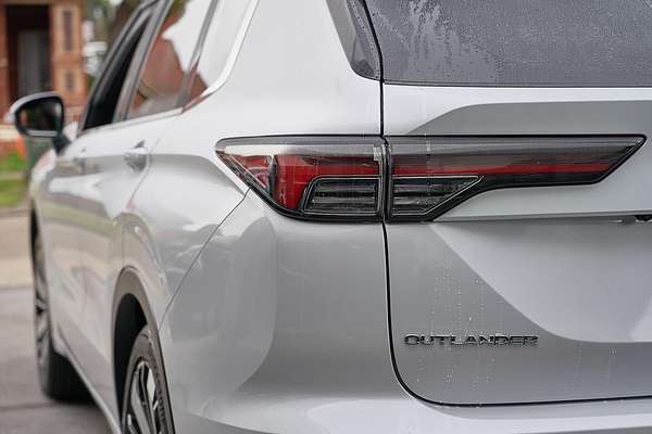 2025 Mitsubishi Outlander Exceed Tourer ZM