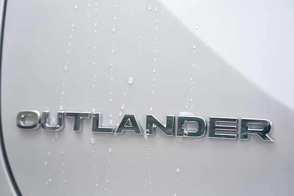2025 Mitsubishi Outlander Exceed Tourer ZM