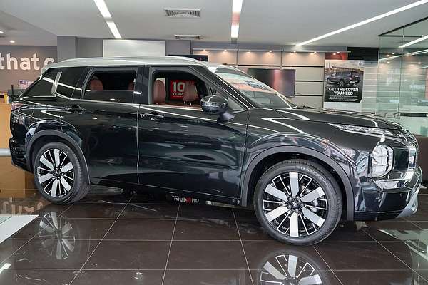 2025 Mitsubishi Outlander Exceed Tourer ZM