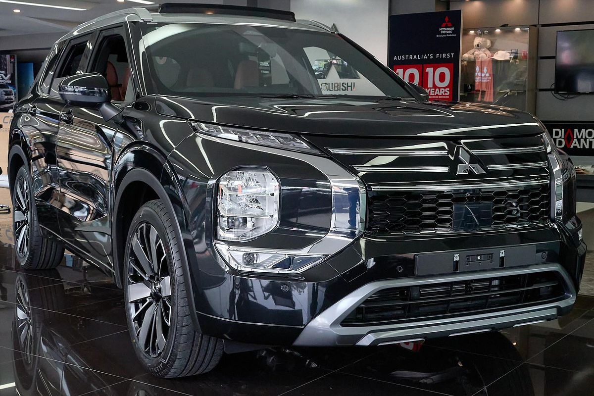 2025 Mitsubishi Outlander Exceed Tourer ZM