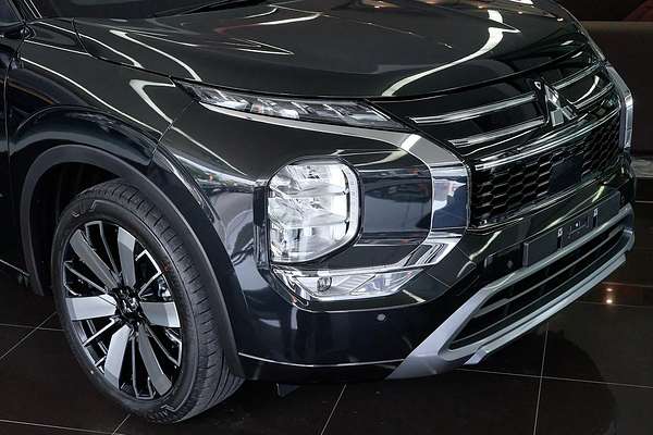 2025 Mitsubishi Outlander Exceed Tourer ZM