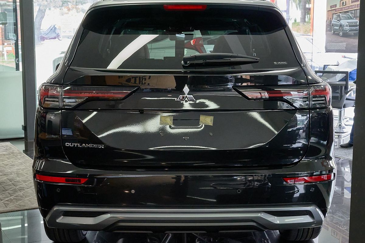 2025 Mitsubishi Outlander Exceed Tourer ZM