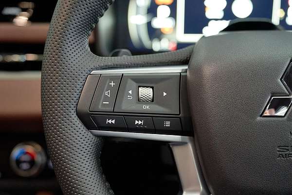 2025 Mitsubishi Outlander Exceed Tourer ZM