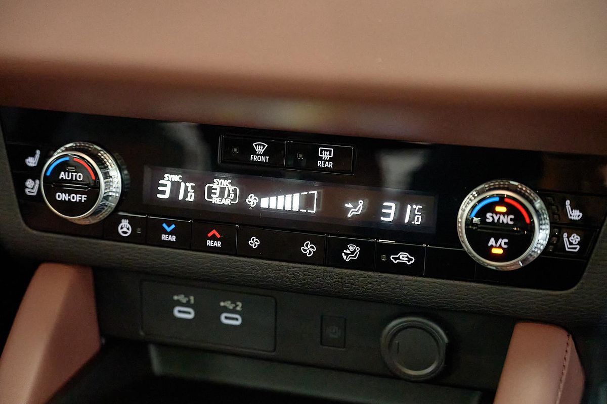 2025 Mitsubishi Outlander Exceed Tourer ZM