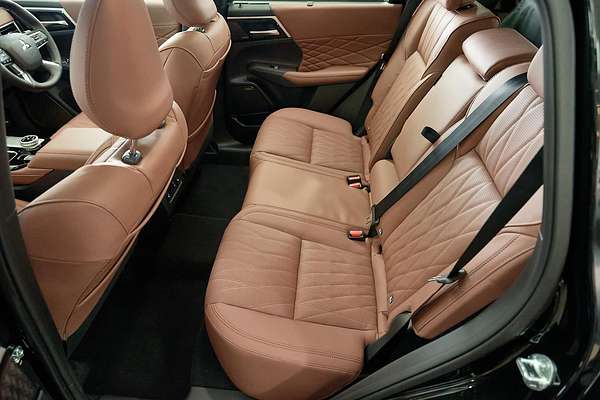 2025 Mitsubishi Outlander Exceed Tourer ZM