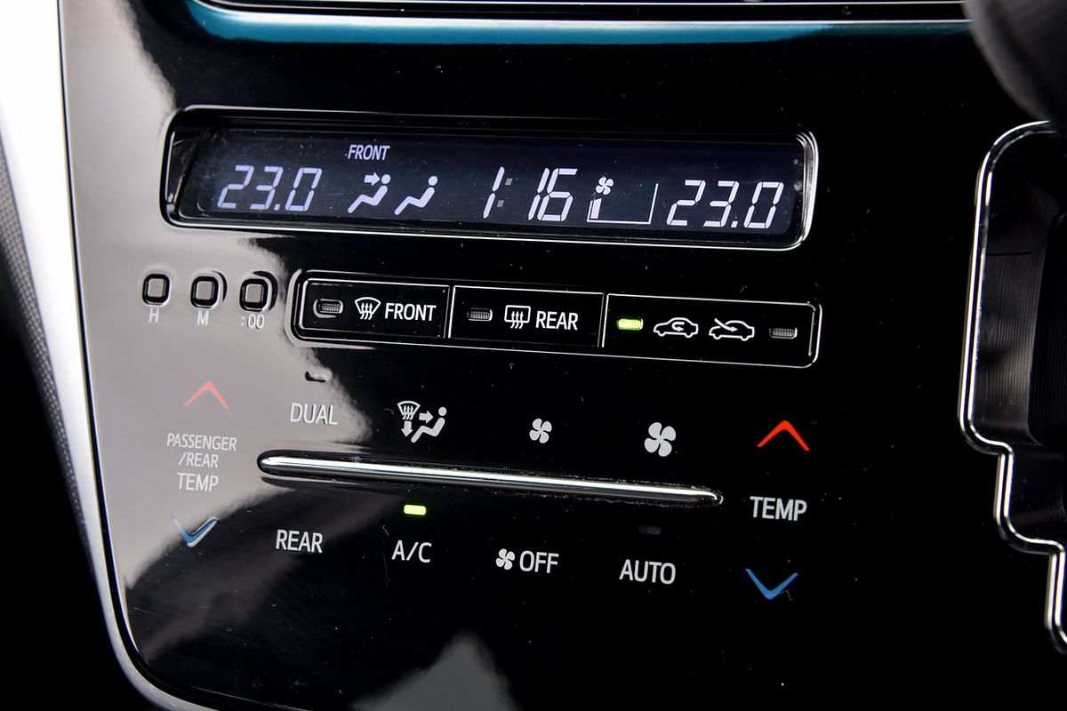 2019 Toyota Tarago GLX ACR50R