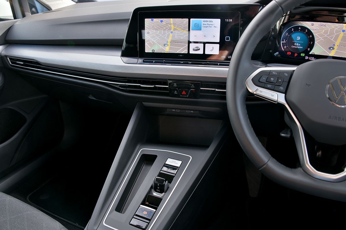 2024 Volkswagen Golf 110TSI Life 8