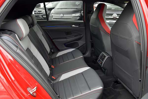 2024 Volkswagen Golf GTI 8