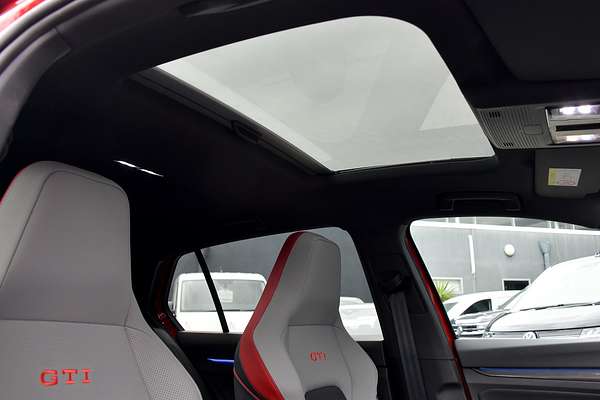 2024 Volkswagen Golf GTI 8