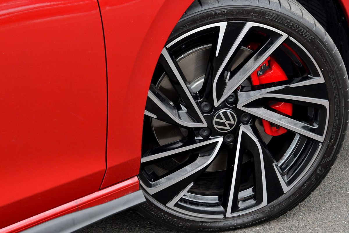 2024 Volkswagen Golf GTI 8