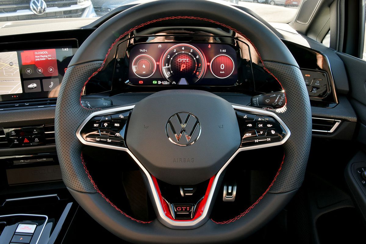 2024 Volkswagen Golf GTI 8