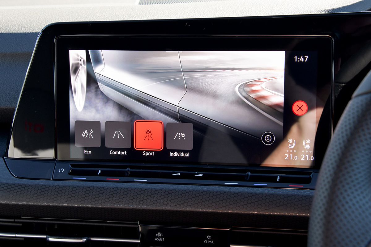 2024 Volkswagen Golf GTI 8