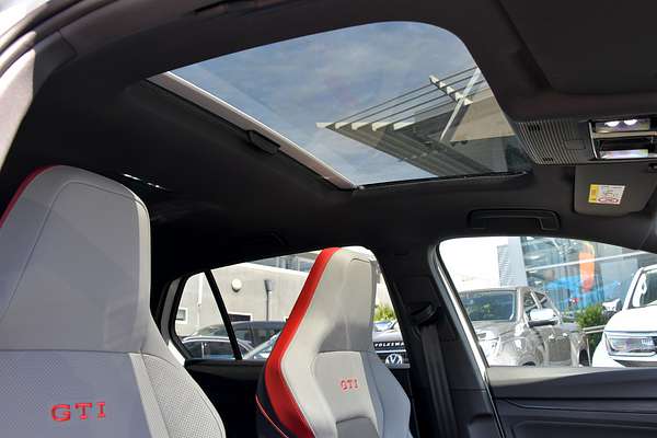 2024 Volkswagen Golf GTI 8