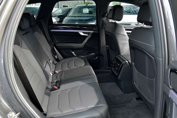 2022 Volkswagen Touareg 210TDI R-Line CR