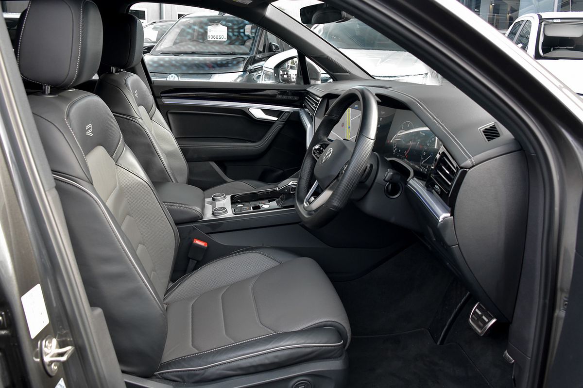 2022 Volkswagen Touareg 210TDI R-Line CR