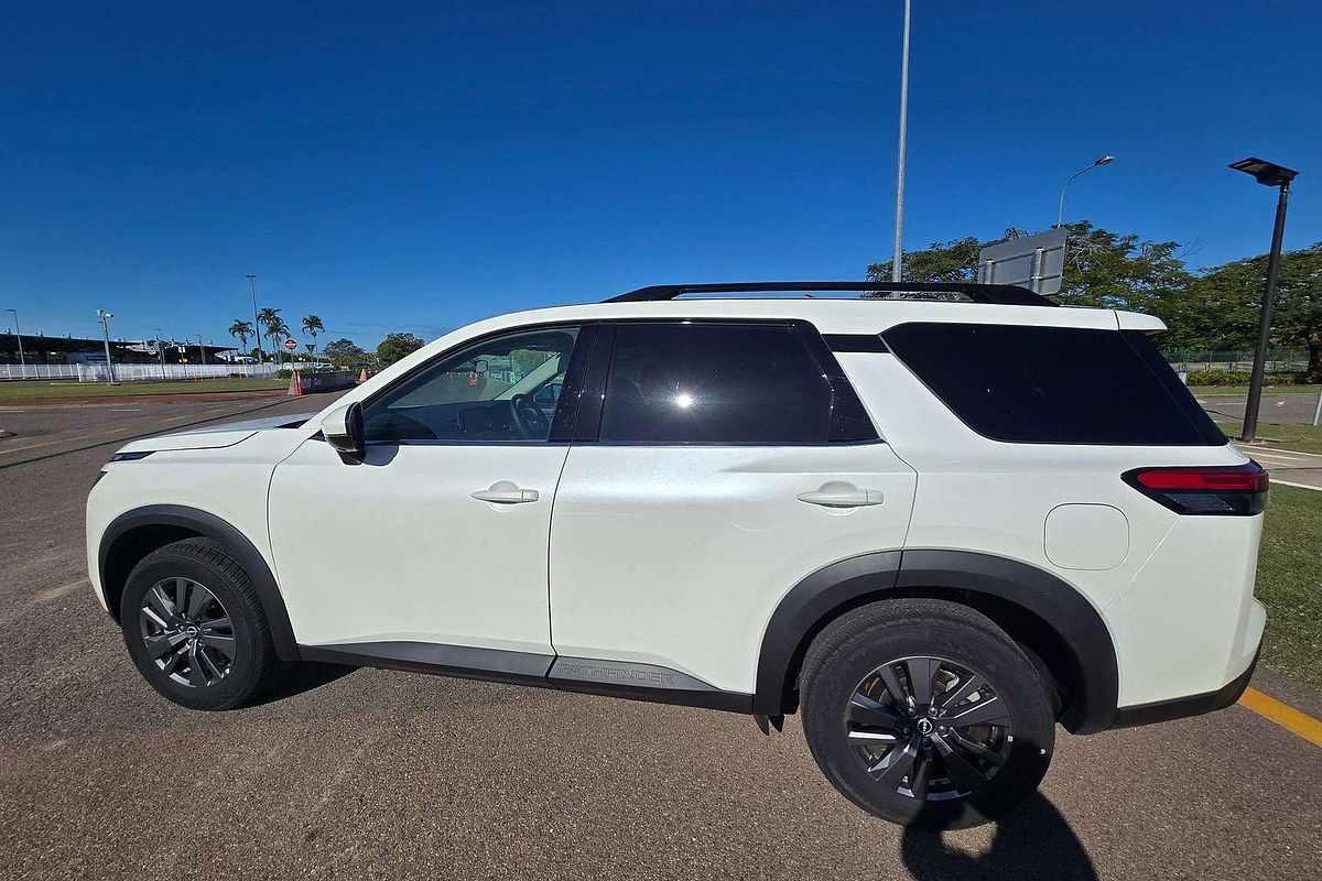 2024 Nissan Pathfinder ST-L R53