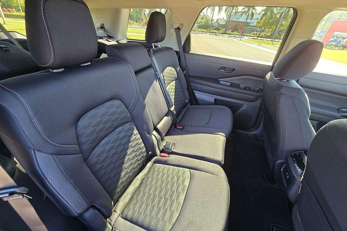 2024 Nissan Pathfinder ST-L R53