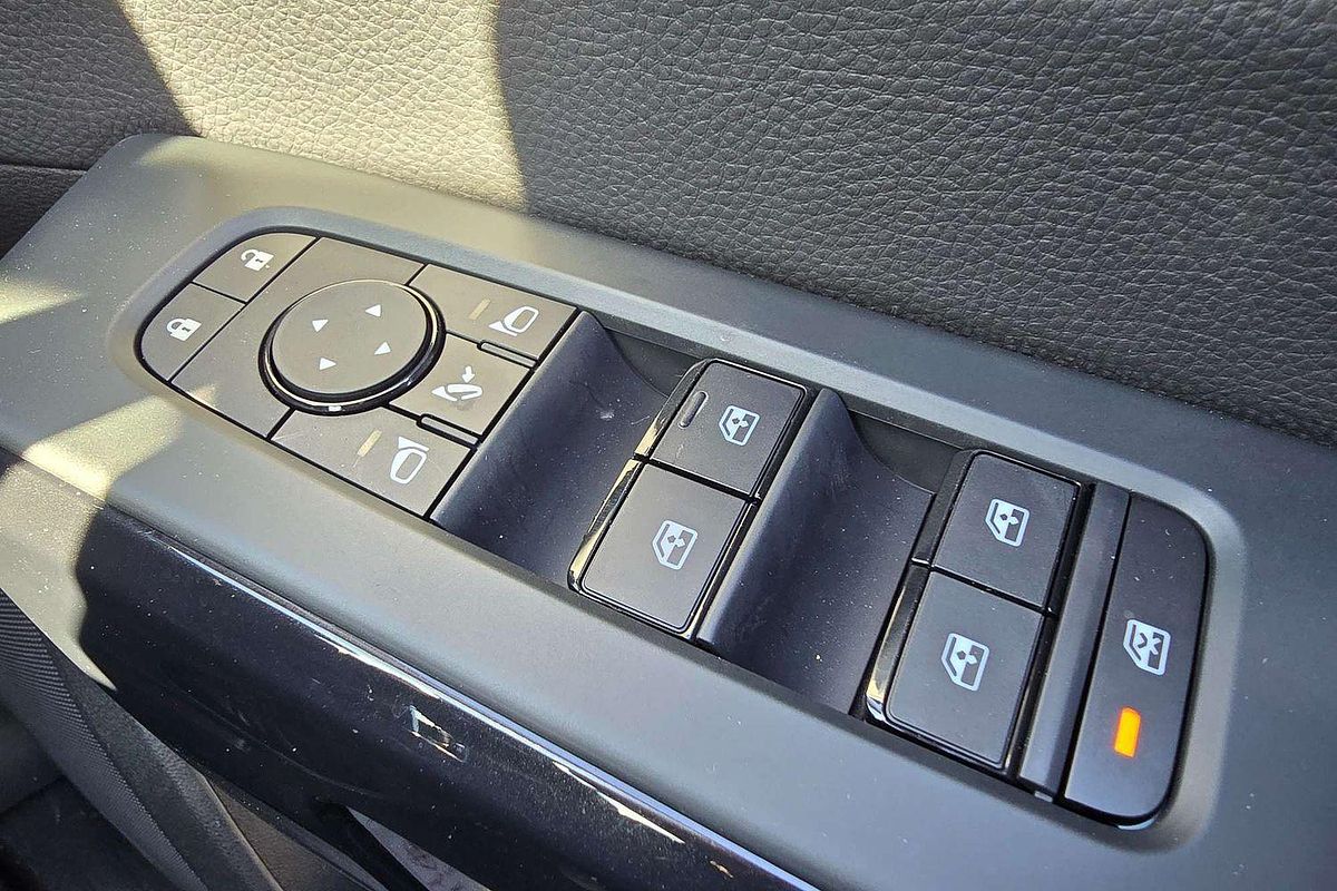 2024 Nissan Pathfinder ST-L R53
