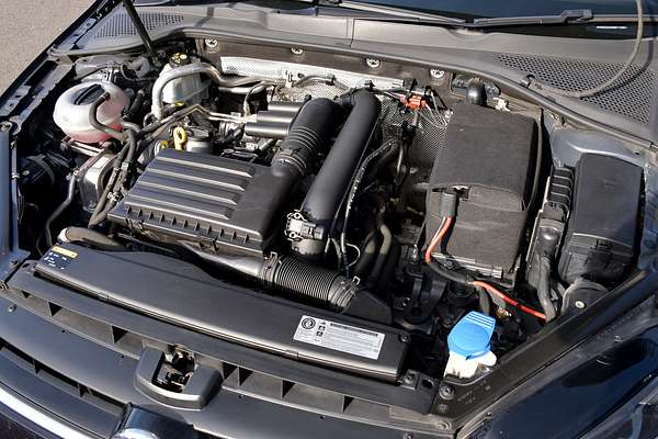 2016 Volkswagen Golf 92TSI 7