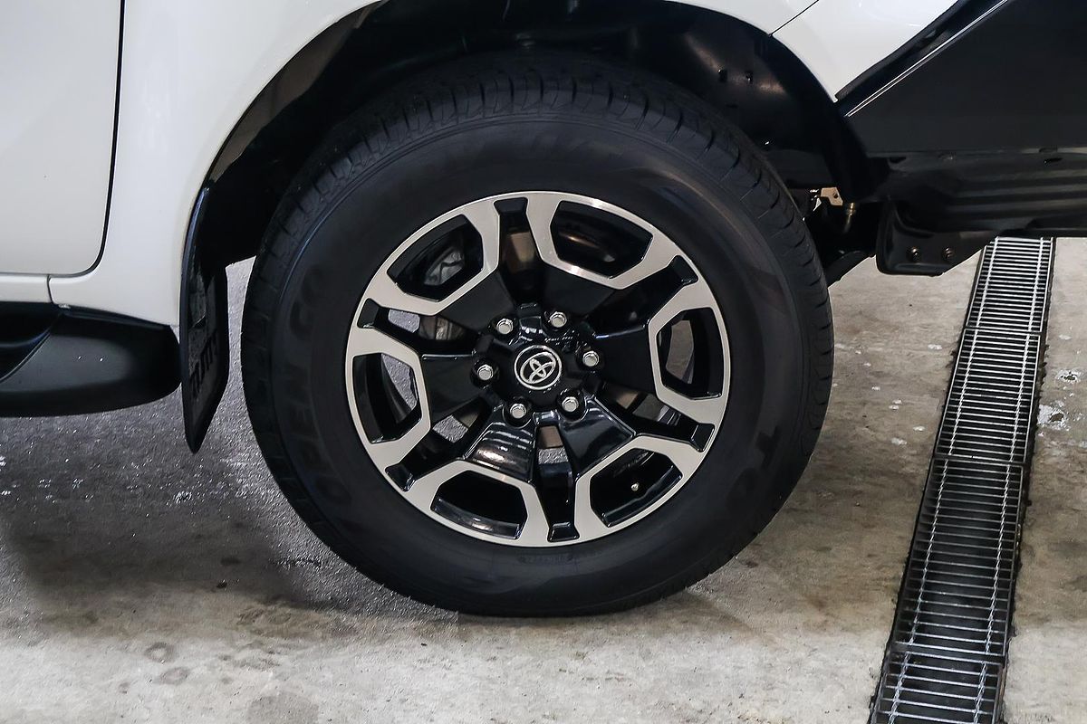2023 Toyota Hilux SR5 GUN126R 4X4