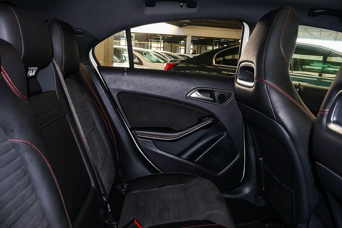 2015 Mercedes-Benz A-Class A200 W176