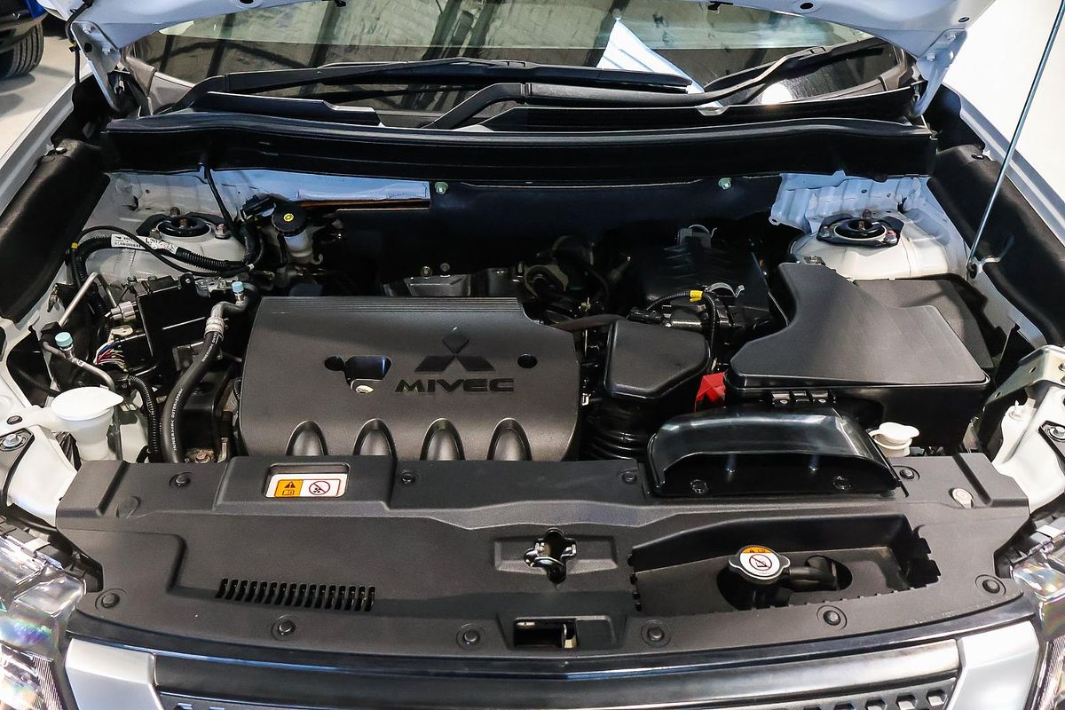 2021 Mitsubishi Outlander LS ZL