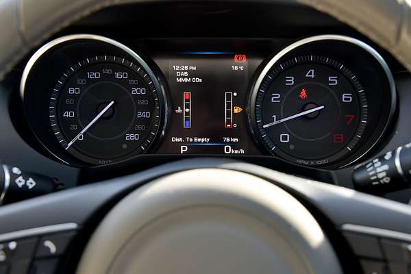 2015 Jaguar XE 25t R-Sport X760