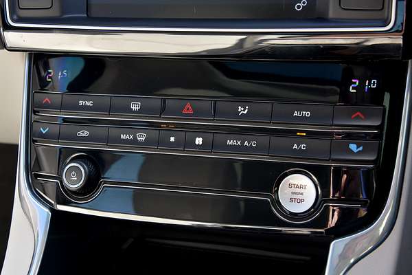 2015 Jaguar XE 25t R-Sport X760