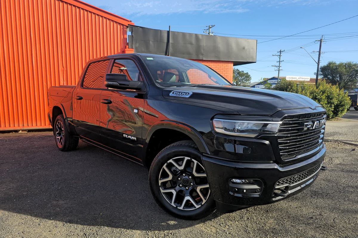 2025 RAM 1500 Laramie Sport Hurricane SO RamBox DT 4X4 SWB