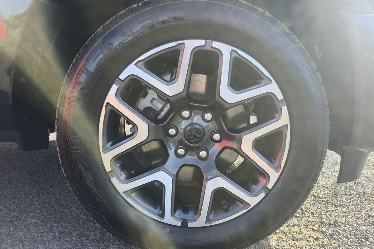 2025 RAM 1500 Laramie Sport Hurricane SO RamBox DT 4X4 SWB