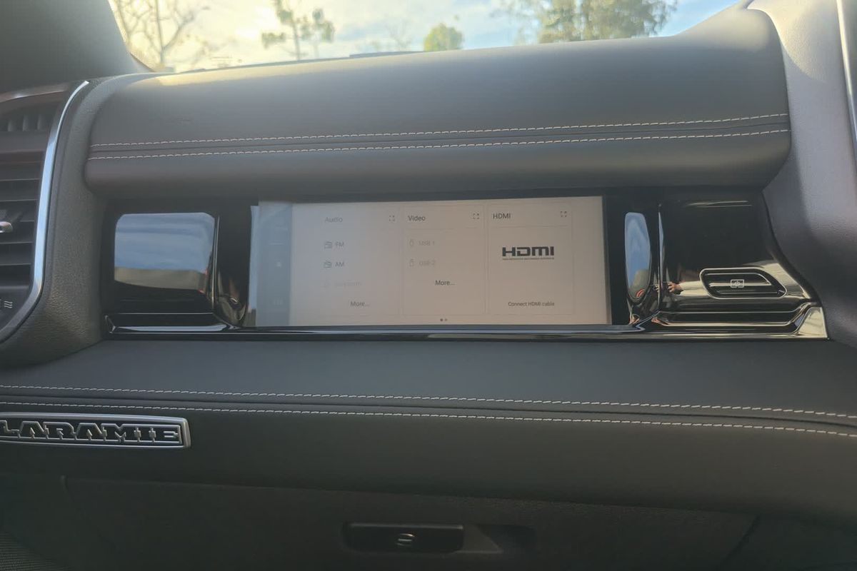 2025 RAM 1500 Laramie Sport Hurricane SO RamBox DT 4X4 SWB