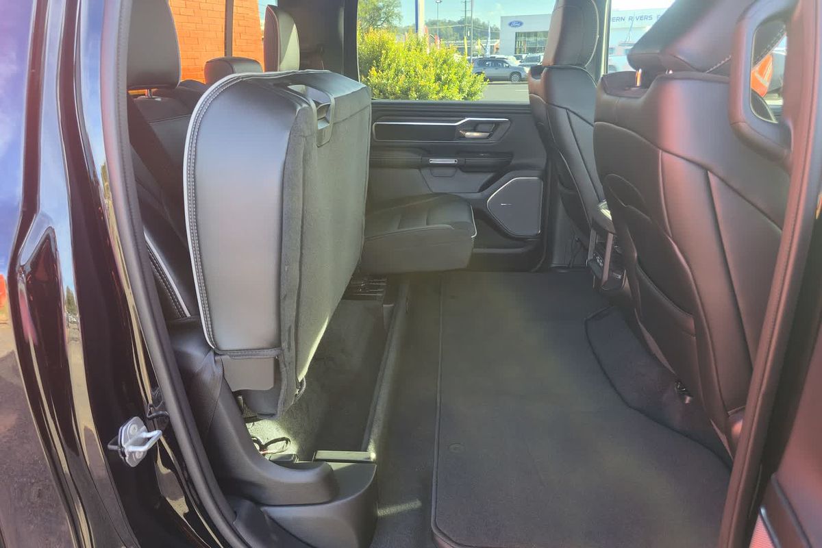 2025 RAM 1500 Laramie Sport Hurricane SO RamBox DT 4X4 SWB