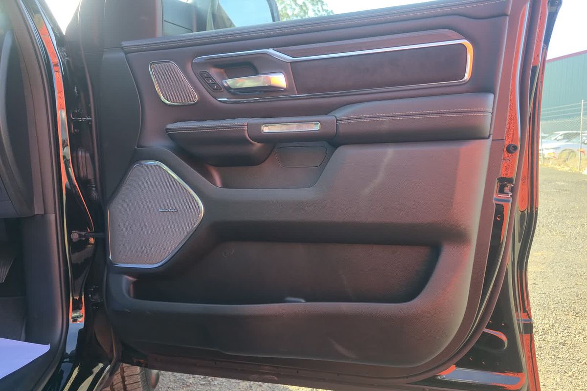 2025 RAM 1500 Laramie Sport Hurricane SO RamBox DT 4X4 SWB