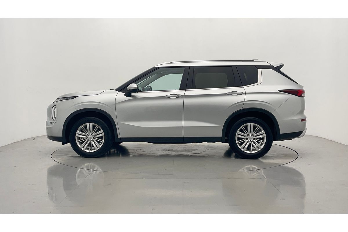2023 Mitsubishi Outlander LS ZM